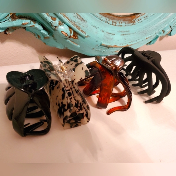 4 Hair Claw Clips - Picture 1 of 10